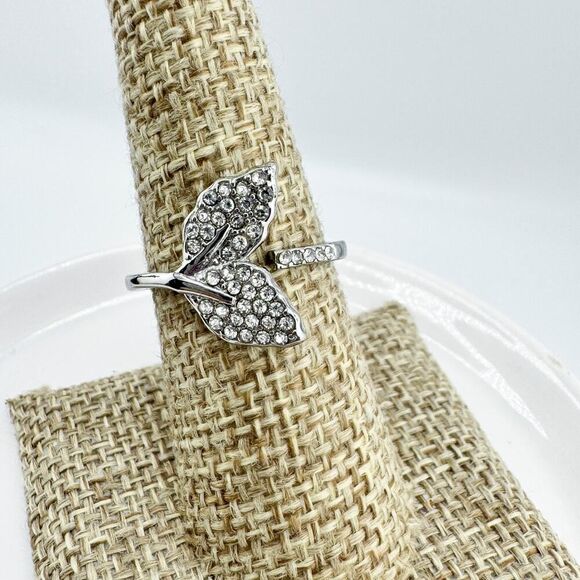 Vintage Whale Dolphin Mermaid Tail Rhinestone Ring Marine-Inspired Glam Retro - Picture 5 of 10